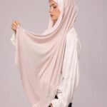 حجاب قطني بخطوط مجدولة