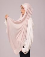 حجاب قطني بخطوط مجدولة