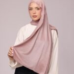 حجاب قطني لامع